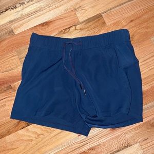 Lululemon on the fly shorts size 8